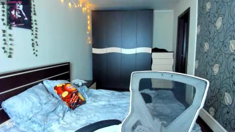 Snapshot of elle_blair chatting on 22, 10, 2025 Luna online show from 22, 10, 2025