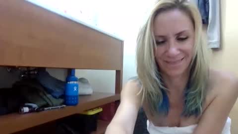 ElleNV online show from 1, 2, 2026