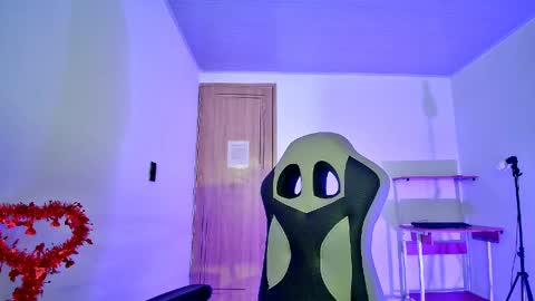 ellie_cute7 online show from 16, 5, 2026