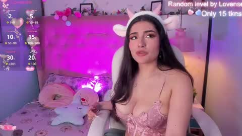 Snapshot of ellie_jhonson_ chatting on 8, 3, 2025  Ellie Jhonson  online show from 8, 3, 2025