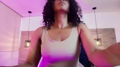 elliee_alves online show from 10, 7, 2026