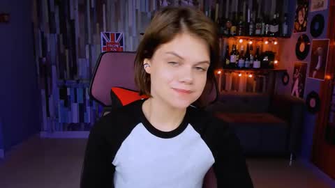 elliemurler online show from 11, 11, 2025