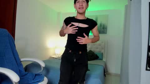 Snapshot of elliotazer chatting on 8, 1, 2026 Elliot online show from 8, 1, 2026