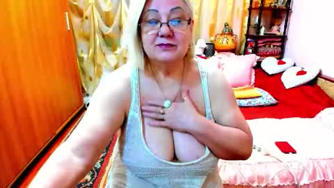 ellyhot53 online show from 5, 10, 2025