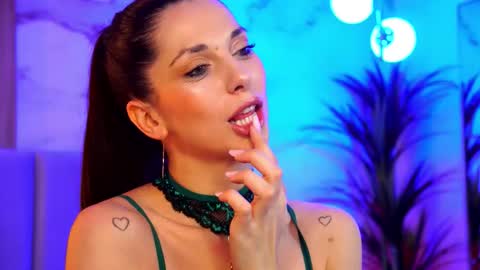 Elly online show from 5, 12, 2025