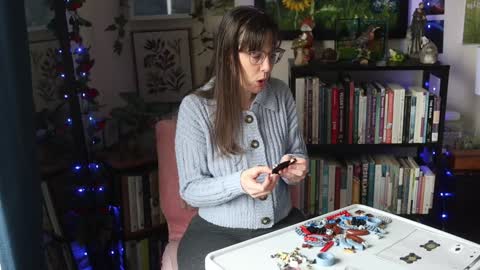 Elly Naomi online show from 6, 3, 2026