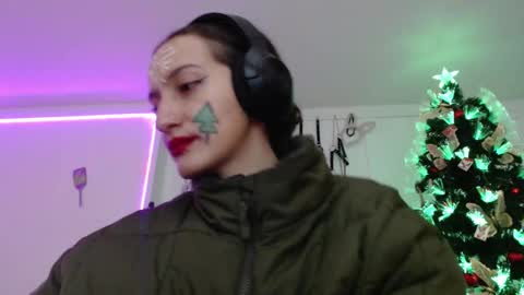 Chelsea  Please help me to reach 100 thumbs up online show from 17, 12, 2024