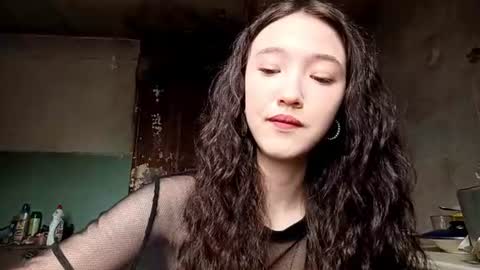 Snapshot of elouisevallian chatting on 17, 6, 2026 Elara online show from 17, 6, 2026