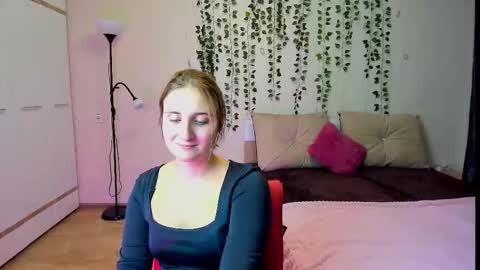 Snapshot of elsa_hot_here chatting on 9, 10, 2025 Elsa online show from 9, 10, 2025