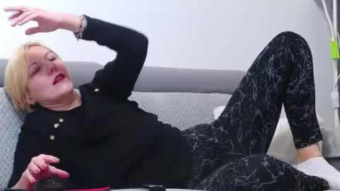 ElsieMacks online show from 19, 11, 2025