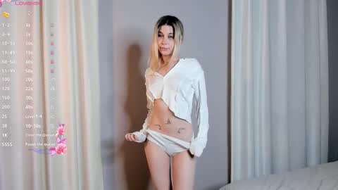 Elizabeth online show from 15, 10, 2025