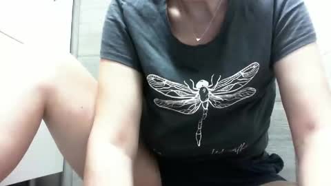 Snapshot of elyseblue chatting on 12, 9, 2025 elyseblue online show from 12, 9, 2025