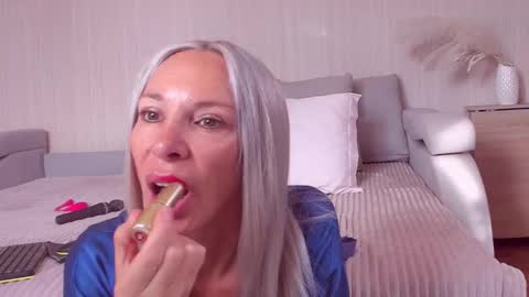 Snapshot of elza_mature chatting on 20, 10, 2025 Elza online show from 20, 10, 2025