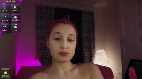 Em1l1a online show from 10, 11, 2025