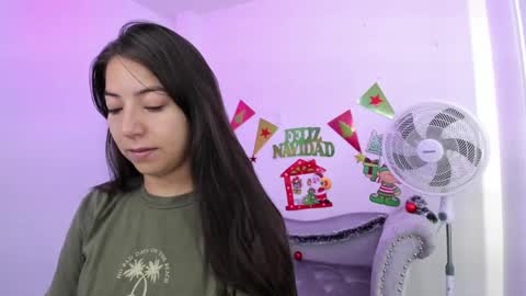 Ema louisx  online show from 28, 12, 2024