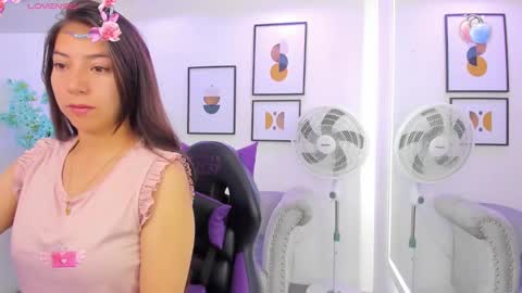 Ema louisx  online show from 3, 2, 2025