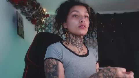 Snapshot of ema_ploxx chatting on 26, 10, 2025 ema_ploxx online show from 26, 10, 2025