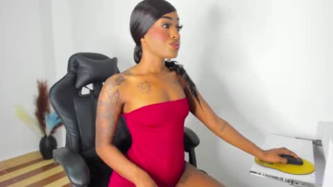 Snapshot of emattaylor chatting on 19, 12, 2024 . online show from 19, 12, 2024