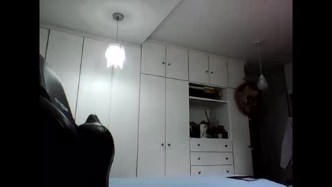 Snapshot of embarrassed_str8_3incher chatting on 8, 5, 2026 embarrassed_str8_3incher online show from 8, 5, 2026
