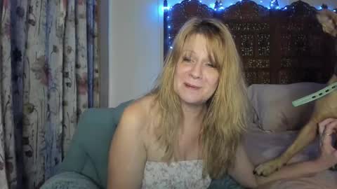 Snapshot of emberpheonixxx chatting on 18, 11, 2025 Ember Pheonixxx online show from 18, 11, 2025