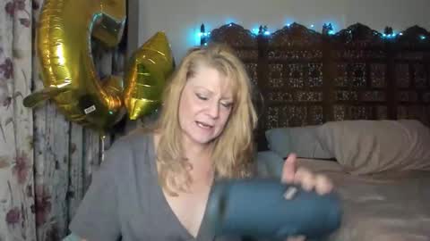 Snapshot of emberpheonixxx chatting on 20, 11, 2025 Ember Pheonixxx online show from 20, 11, 2025