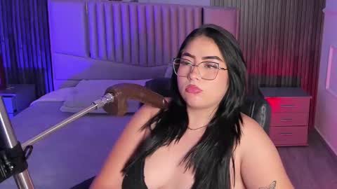 Ember Velvet online show from 27, 3, 2026