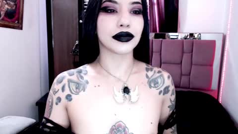 Emerald Black online show from 18, 1, 2025