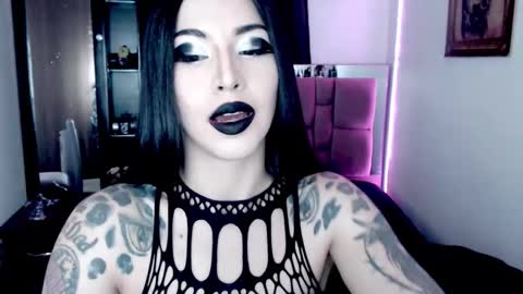 Emerald Black online show from 15, 1, 2026