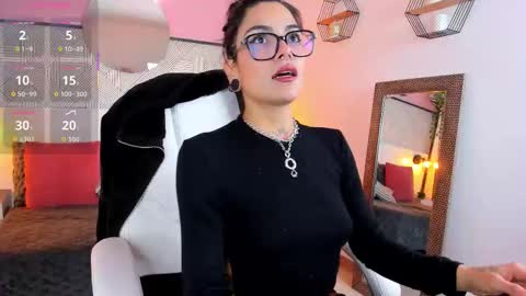 Esmeralda online show from 7, 11, 2025