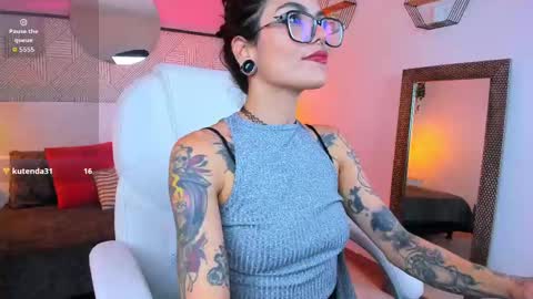 Esmeralda online show from 12, 11, 2025