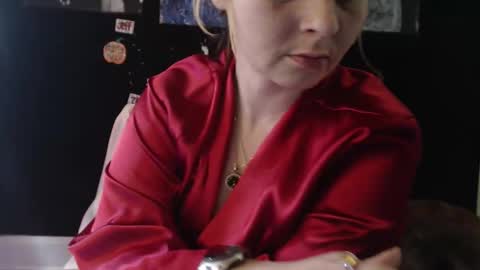 emeraldstrawberri online show from 18, 11, 2025