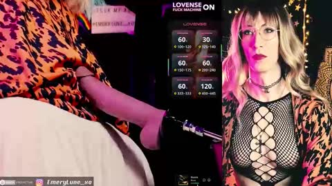 Snapshot of emerylune_xo chatting on 5, 2, 2026 Emery Lune online show from 5, 2, 2026