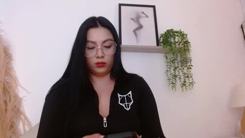 emi_carter online show from 1, 10, 2025