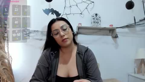 emi_carter online show from 30, 10, 2025