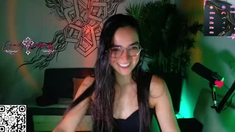 Snapshot of emi_roberts chatting on 12, 5, 2026 Emmily Roberts online show from 12, 5, 2026