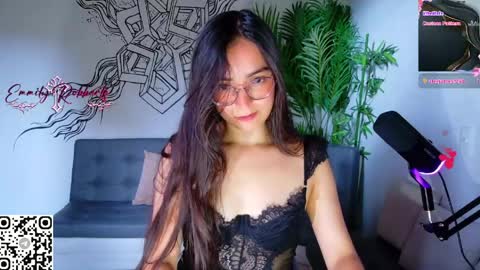 Snapshot of emi_roberts chatting on 28, 5, 2026 Emmily Roberts online show from 28, 5, 2026