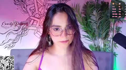 Snapshot of emi_roberts chatting on 30, 5, 2026 Emmily Roberts online show from 30, 5, 2026