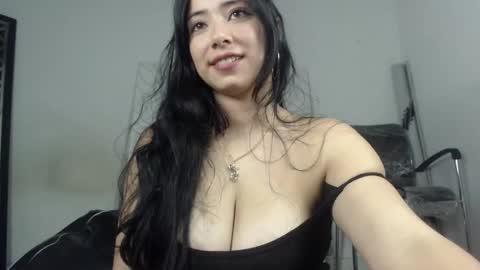 Snapshot of emiantonella_ chatting on 25, 2, 2026 Antonella online show from 25, 2, 2026