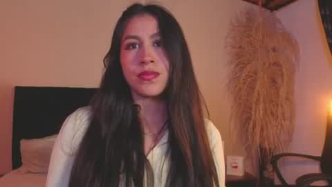 Emilia Gomez online show from 5, 7, 2026
