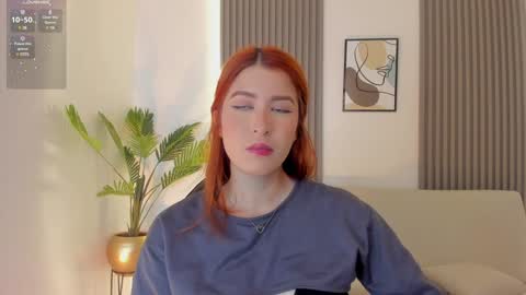 Snapshot of emiilycutex_ chatting on 13, 1, 2025 online show from 13, 1, 2025