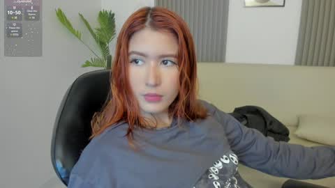Snapshot of emiilycutex_ chatting on 14, 1, 2025 online show from 14, 1, 2025