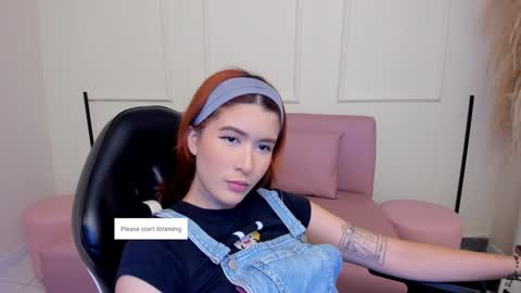 Snapshot of emiilycutex_ chatting on 27, 1, 2025 online show from 27, 1, 2025