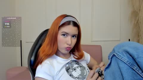 Snapshot of emiilycutex_ chatting on 30, 1, 2025 online show from 30, 1, 2025