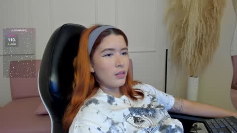 Snapshot of emiilycutex_ chatting on 4, 2, 2025 online show from 4, 2, 2025