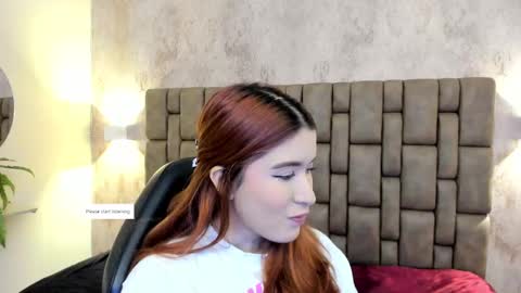Snapshot of emiilycutex_ chatting on 18, 2, 2025 online show from 18, 2, 2025