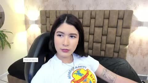 Snapshot of emiilycutex_ chatting on 22, 2, 2025 online show from 22, 2, 2025