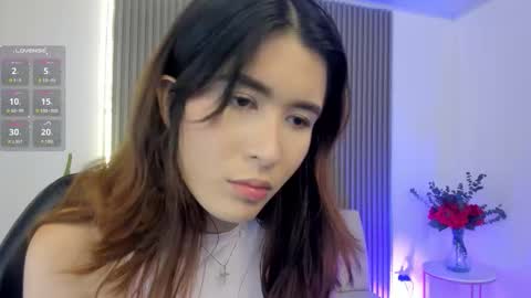 Snapshot of emiilycutex_ chatting on 9, 10, 2025 online show from 9, 10, 2025