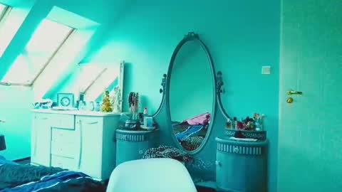 Snapshot of emilachat chatting on 9, 12, 2024 Emila online show from 9, 12, 2024