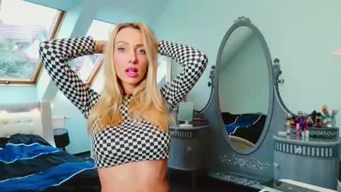 Snapshot of emilachat chatting on 31, 1, 2025 Emila online show from 31, 1, 2025