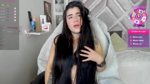 emilayton_ online show from 16, 2, 2026